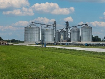 Scoular has designated its grain handling facility in Adrian, Missouri as a testing ground for everything from greener operational strategies to regen ag practices. © Scoular
