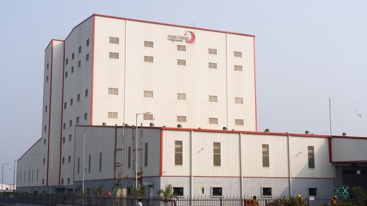 New Skretting facility for shrimp and fish feed in Mangrol, Surat in India © Skretting 