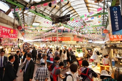 Gwangjang Market in Seoul, South Korea © GettyImages/JGregorySF