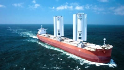 Mitsubishi Corporation’s Pyxis Ocean, chartered by Cargill, is the first vessel to be retrofitted with two WindWings, which are large wing sails measuring up to 37,5 meters in height that can be fitted to the deck of cargo ships to harness the power of wind.